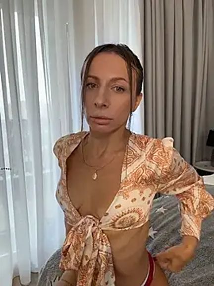 Mira_Luna