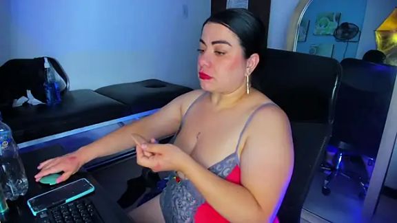 Emilyy_Moon_