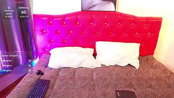 Chloe_Stark_