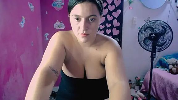 Kiara_tits