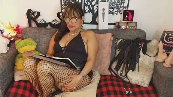 Angelabrowm