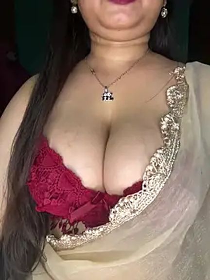 Naughty_pooja44