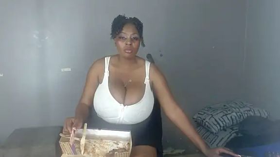 Bustyboobs1986xXx