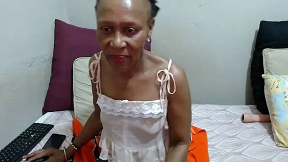 Ebonysweetcougar