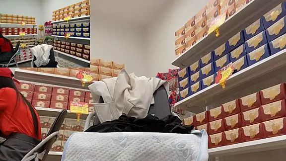 Sneaky_Cumshoot