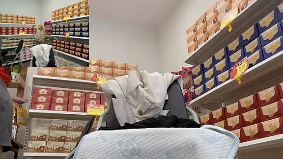 Sneaky_Cumshoot