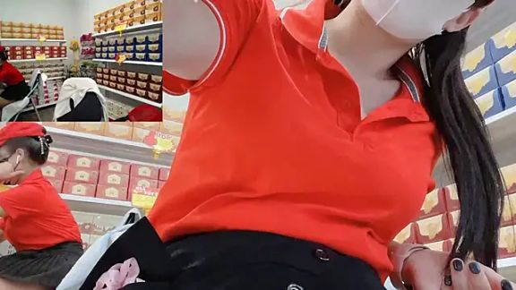 Sneaky_Cumshoot