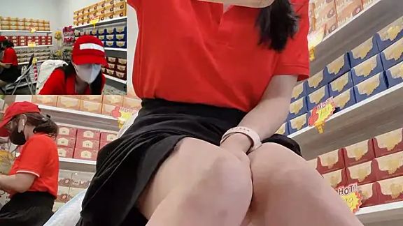 Sneaky_Cumshoot