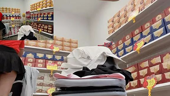 Sneaky_Cumshoot