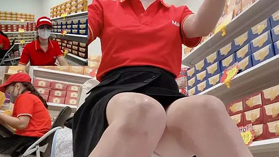 Sneaky_Cumshoot