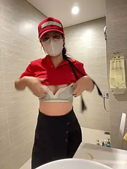 Sneaky_Cumshoot