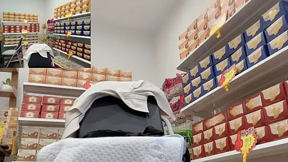 Sneaky_Cumshoot