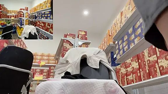 Sneaky_Cumshoot