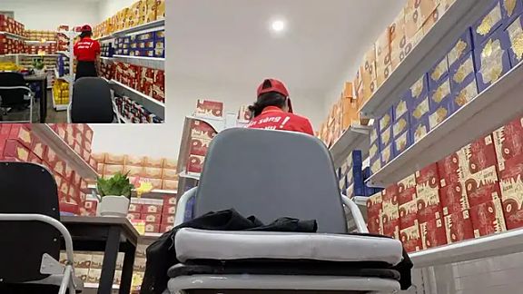 Sneaky_Cumshoot