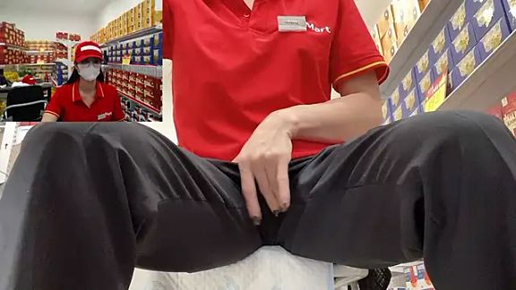 Sneaky_Cumshoot