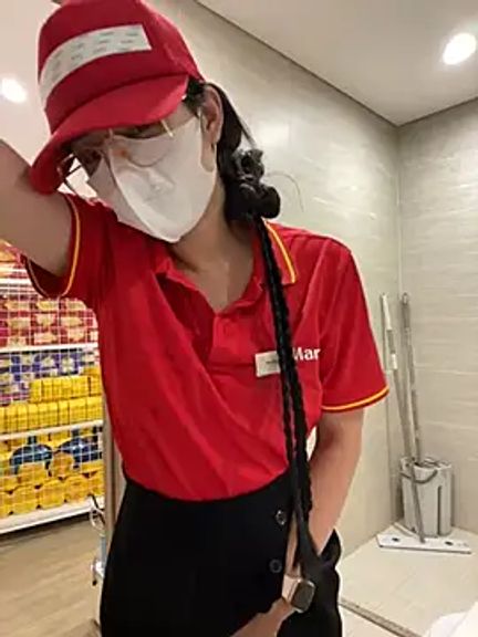 Sneaky_Cumshoot