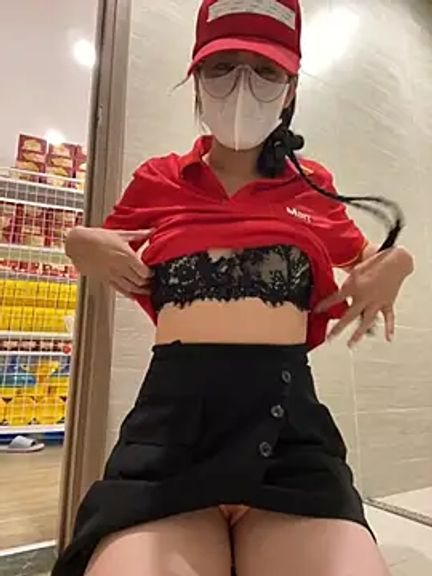 Sneaky_Cumshoot