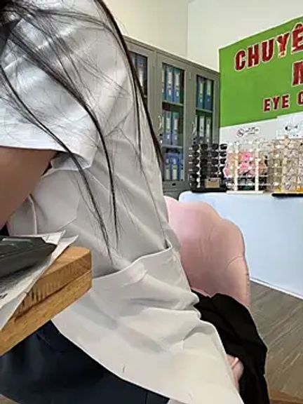 Sneaky_Cumshoot