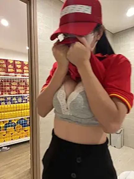 Sneaky_Cumshoot