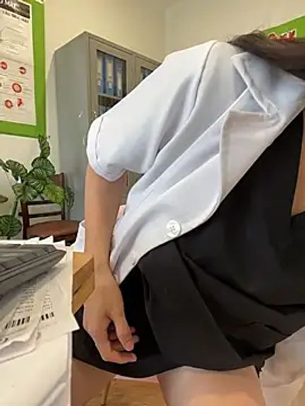 Sneaky_Cumshoot