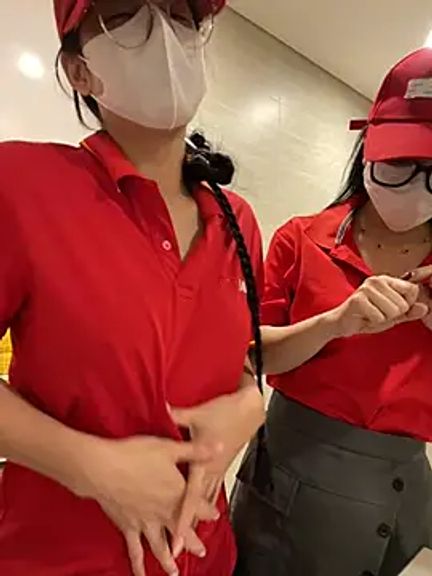 Sneaky_Cumshoot