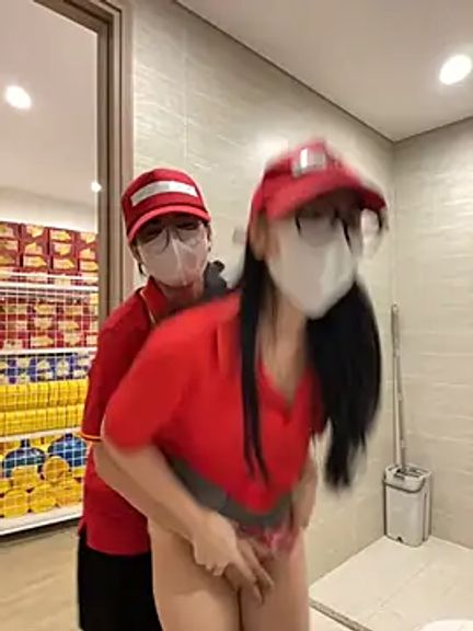 Sneaky_Cumshoot