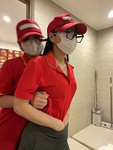 Sneaky_Cumshoot