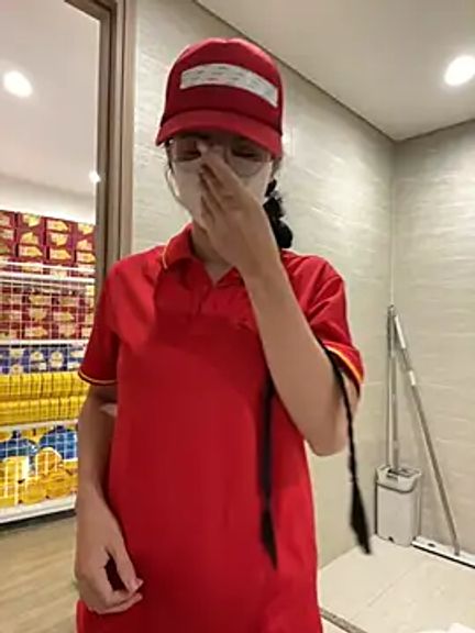 Sneaky_Cumshoot