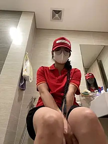 Sneaky_Cumshoot