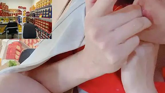 Sneaky_Cumshoot