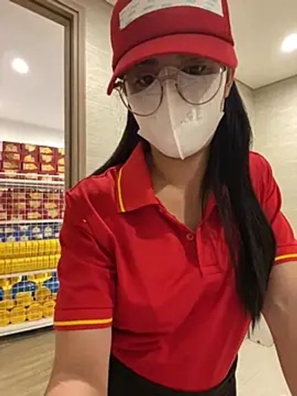 Sneaky_Cumshoot