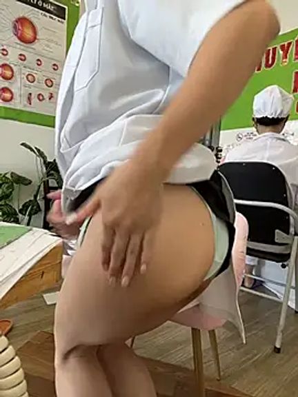 Sneaky_Cumshoot