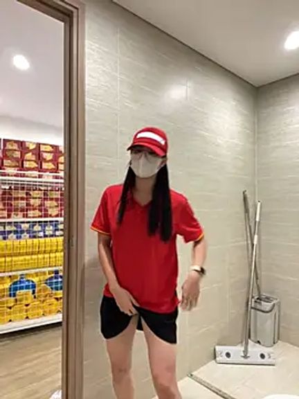 Sneaky_Cumshoot
