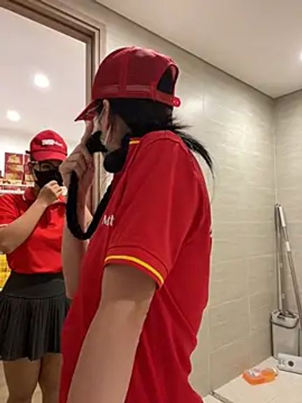 Sneaky_Cumshoot