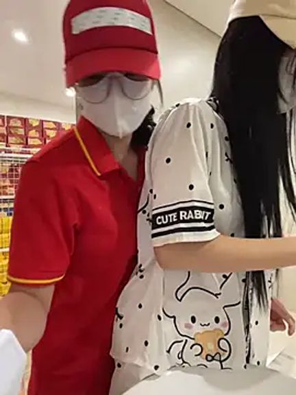 Sneaky_Cumshoot