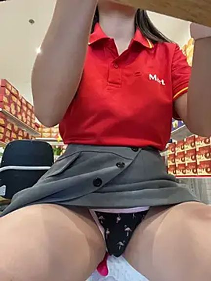 Sneaky_Cumshoot