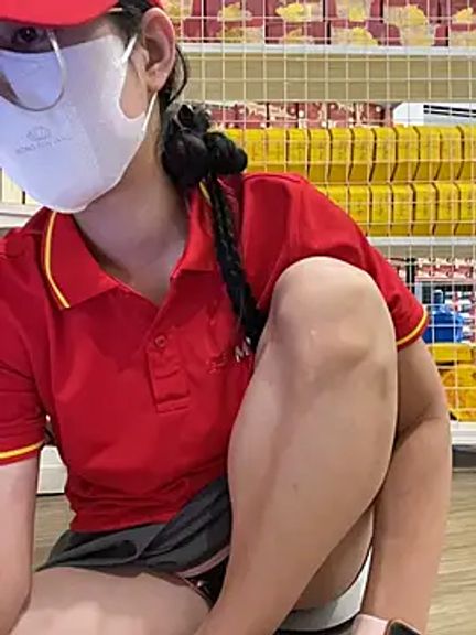 Sneaky_Cumshoot