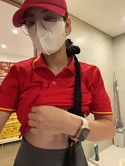 Sneaky_Cumshoot