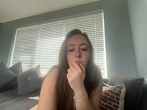BrunetteBarbieXx_