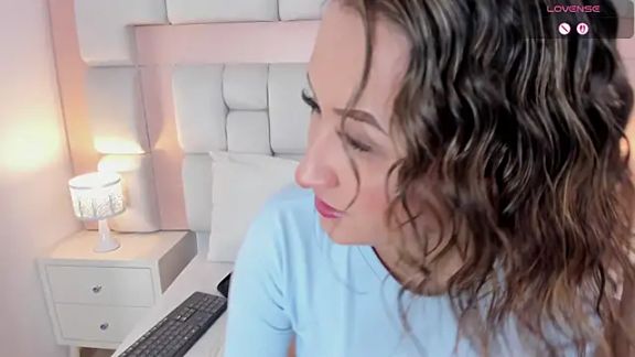 Arianna_Davis
