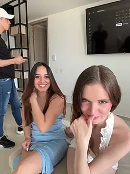 kevin_hotgirls