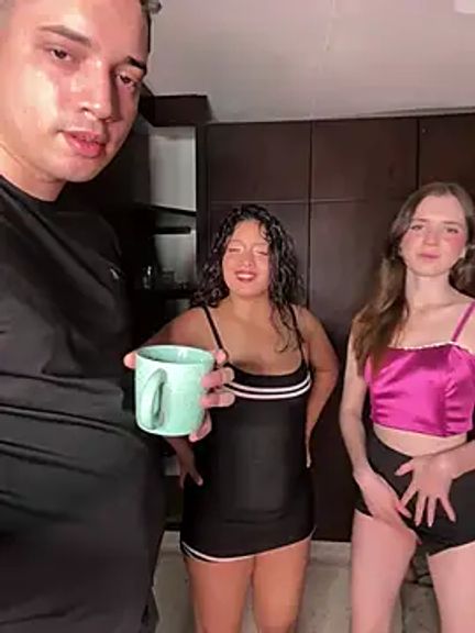 kevin_hotgirls