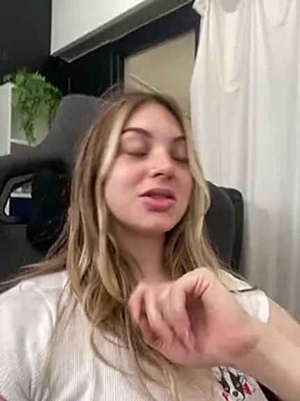 Elnonoykeila77