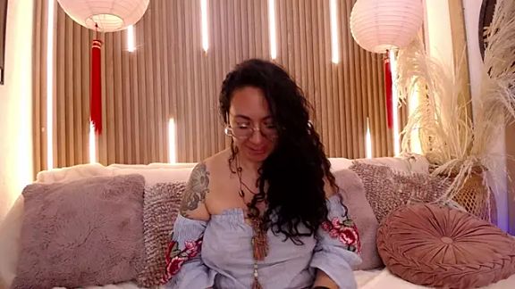 Velvet_Curly