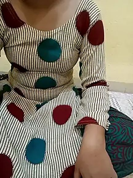 Hot_Riya_Sharma