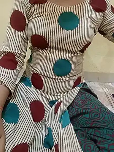 Hot_Riya_Sharma