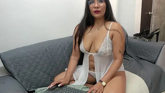 Luna_Dumont