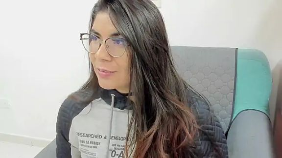 Luna_Dumont