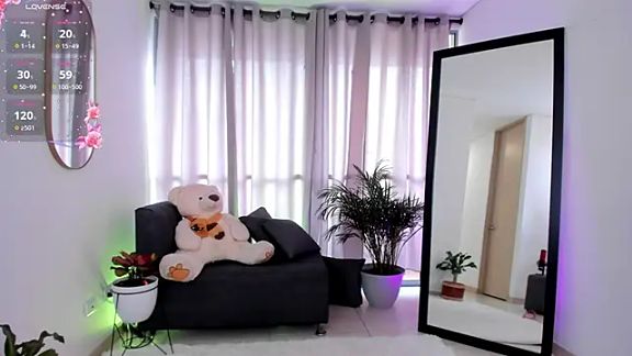 roxie_gates_