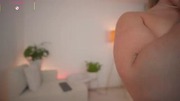 roxie_gates_